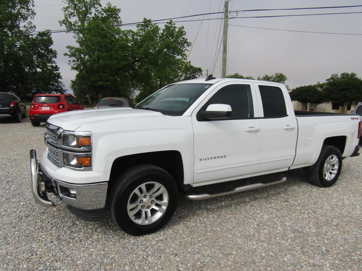 2015 White /Gray Chevrolet Silverado 1500 LT Double Cab 4WD (1GCVKREC9FZ) with an 5.3L V8 OHV 16V engine, Automatic transmission, located at 15016 S Hwy 231, Midland City, AL, 36350, (334) 983-3001, 31.306210, -85.495277 - Photo#2